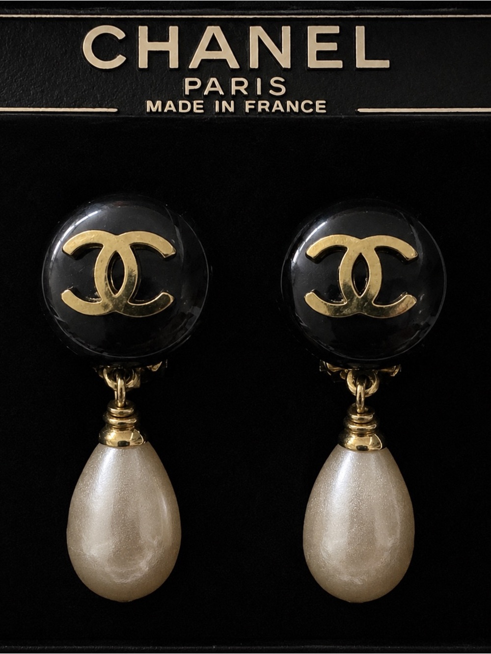 CHANEL Vintage 94A CC Faux Pearl Drop Clip-On Earrings Box & Tag